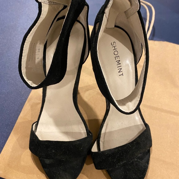 SHOEMINT • Black heels - Picture 3 of 4